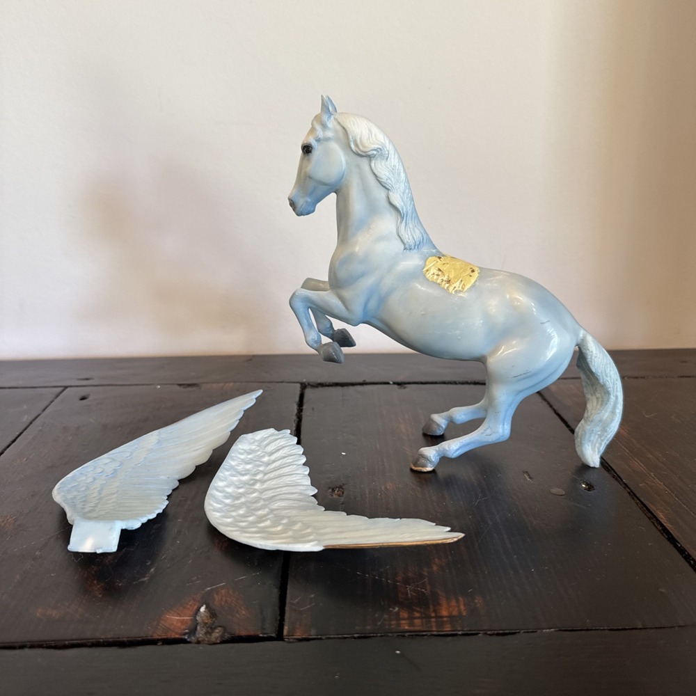 Breyer 1999 "Pegasus II"‎ Light Blue Toys R Us classic size See Description